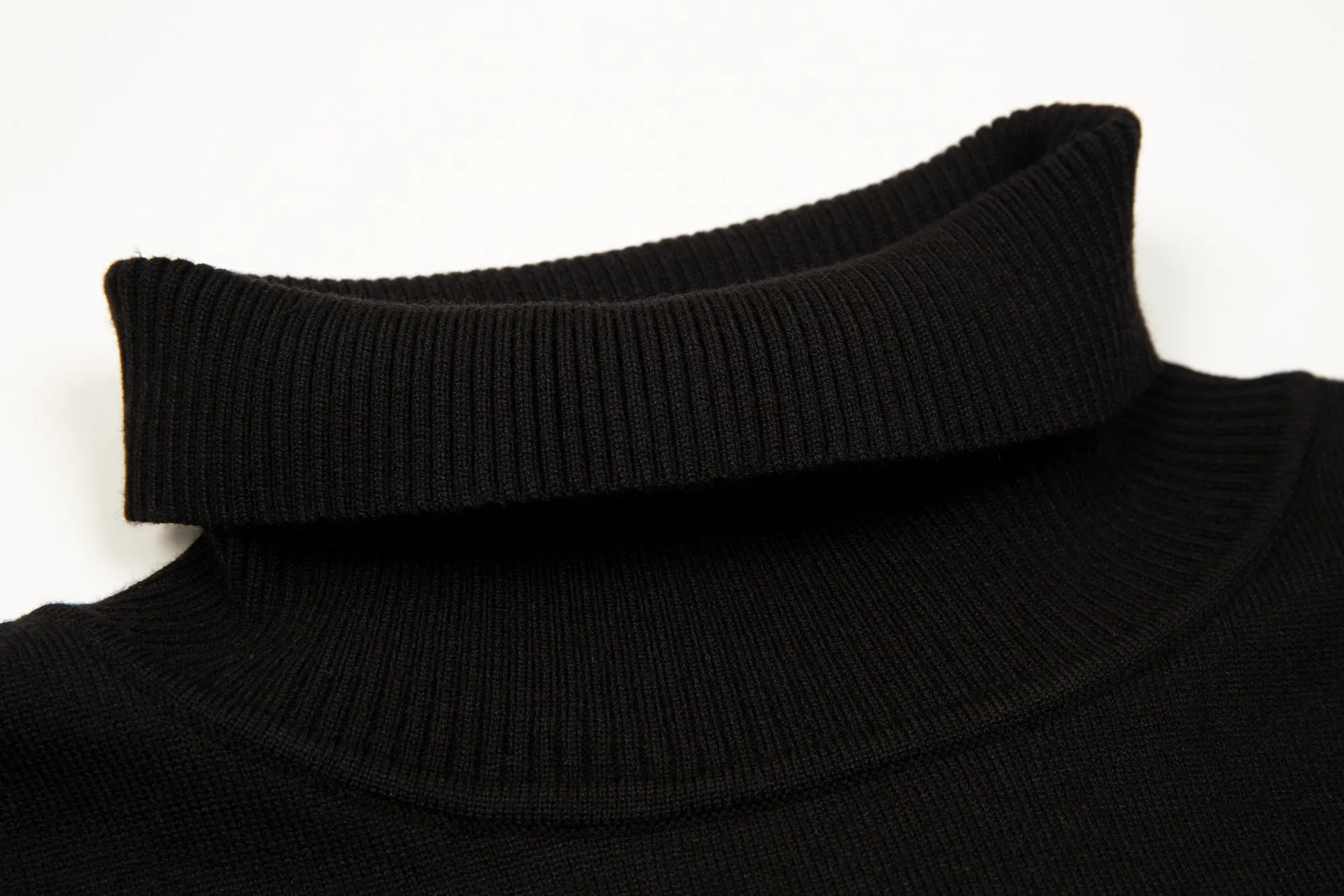 Classic New Arrival ， 。Classic Black White ， ， ， 。 。 ， ， ， ！ ：White、Black Size：M-3XL
